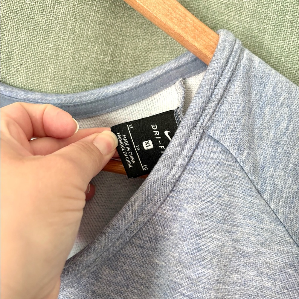 Nike Pro Pullover Dry Fit Wrap Look Sweatshirt size XL - Picture 3 of 5